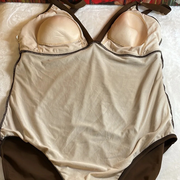 Merona swimsuit XL with tummy control - Picture 9 of 9